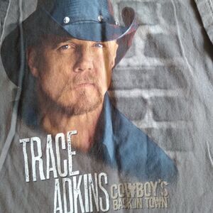 Trace Adkins Cowboys Back In Town 2011 Tour T-Shirt